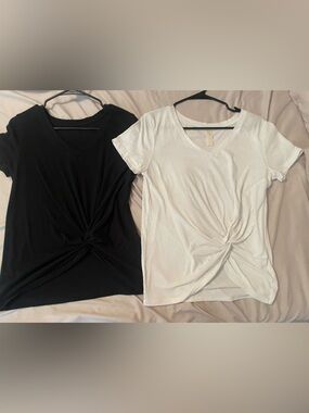 Altar'd State Twist-Knot V-Neck Short Sleeve Top - Black & White, Set of two